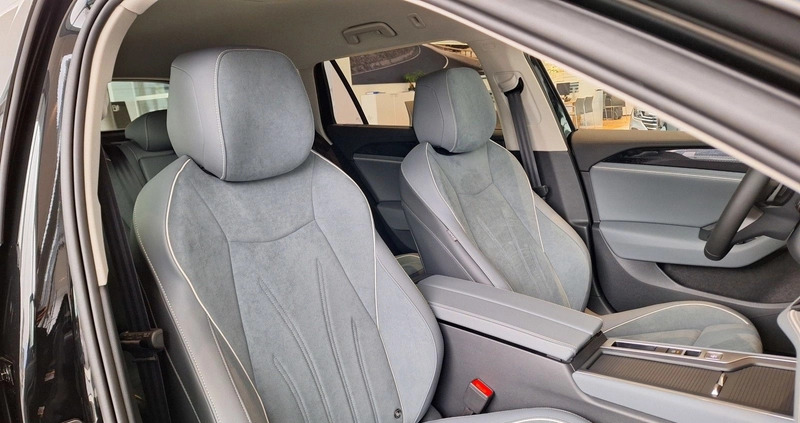 Volkswagen Passat cena 183000 przebieg: 5, rok produkcji 2024 z Chełm małe 277